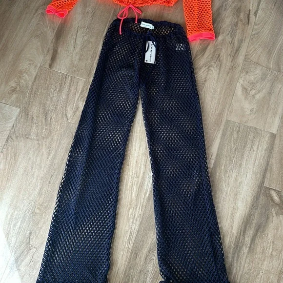 Two piece fun set Xl/L - Picture 2 of 6